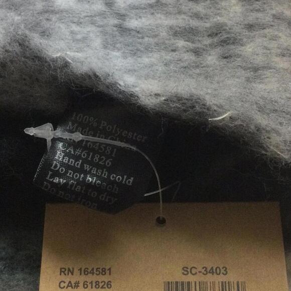 Just Cozy super soft scarf multicolored block/plaid 16”x 88” - Picture 6 of 7